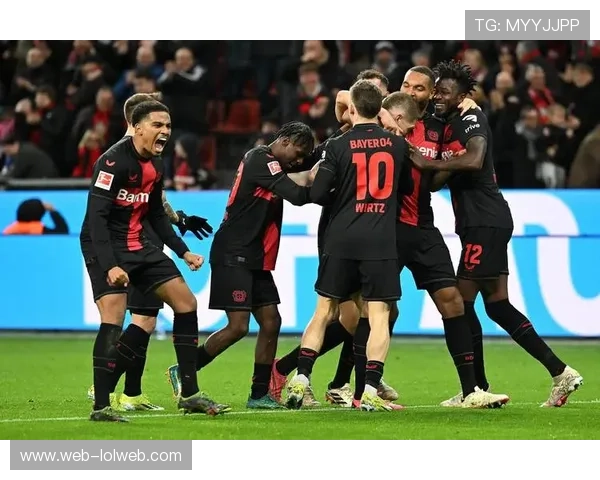 勒沃库森上半场连失三球难阻巴黎攻击潮,败局早早定型