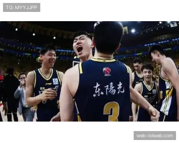 张皓嘉加时三分“绝杀”帮助广东扳平大比分，京粤大战充满戏剧性
